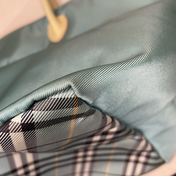 💯 authentic Burberry Blue Label tote with COA and purse kit - Picture 12 of 14